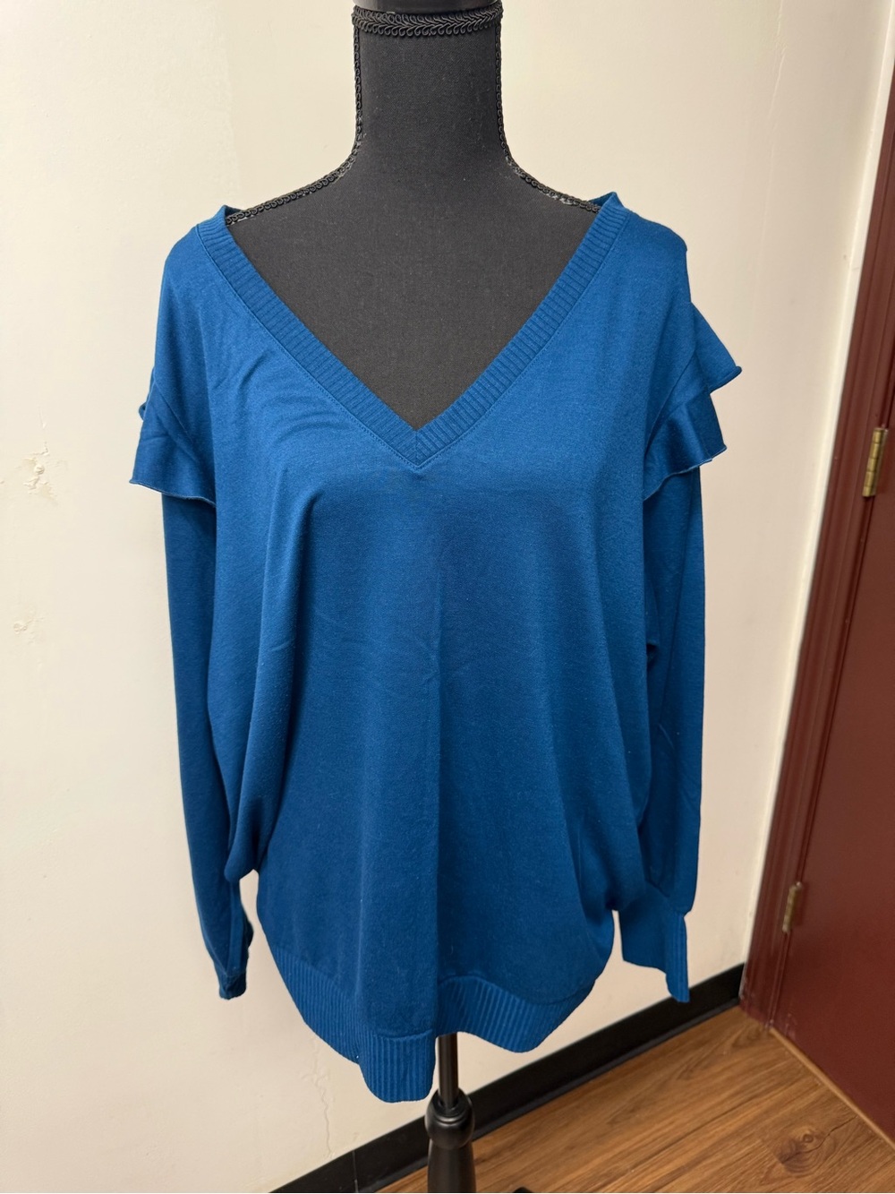 Torrid Blue V-Neck Ruffle Shoulder Sweater Size 3